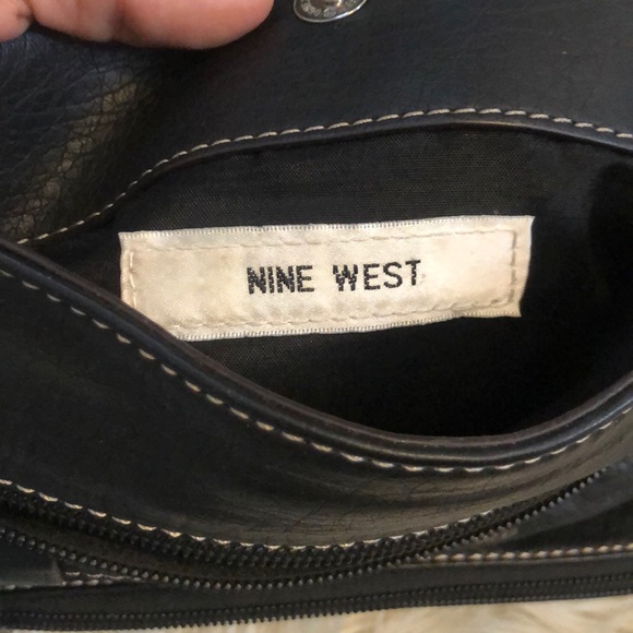 Crossbody - Picture 4 of 6